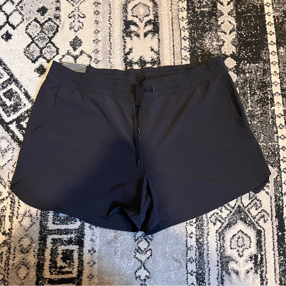 NWT Eddie Bauer WR Departure Short